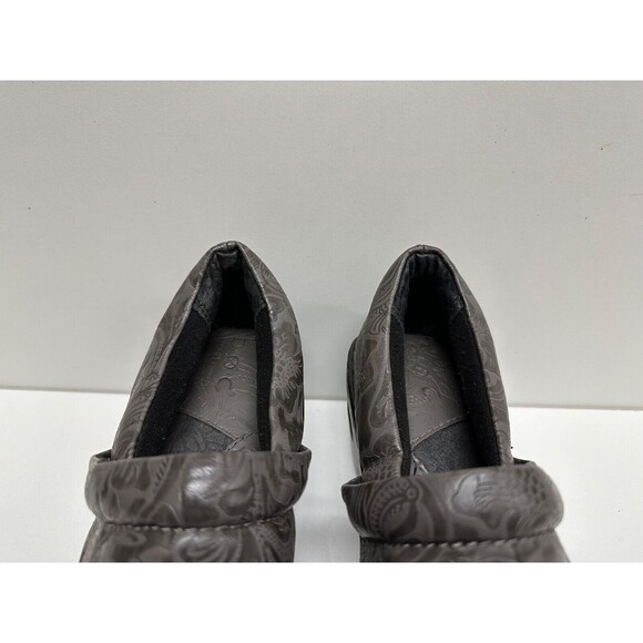 BOC Born Concepts women rsize 7.5 M EU 38.5 gray embossed floral clogs shoes - Picture 8 of 12